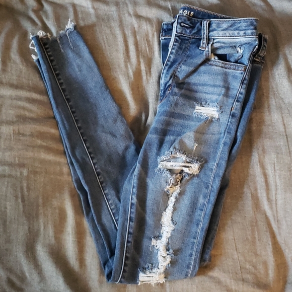 🌸2 for $40🌸 Ripped American Eagle jeans - Picture 1 of 4